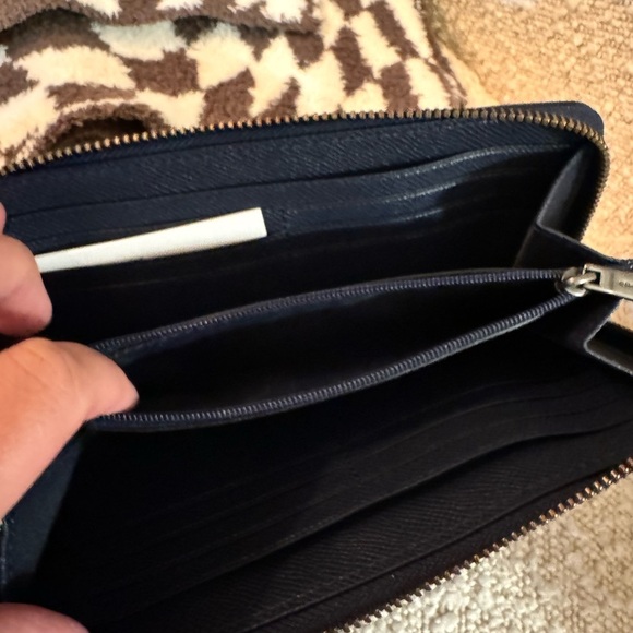 NWOT Coach Zippy Wallet navy blue. Deep black blue( midnight) - Picture 7 of 9